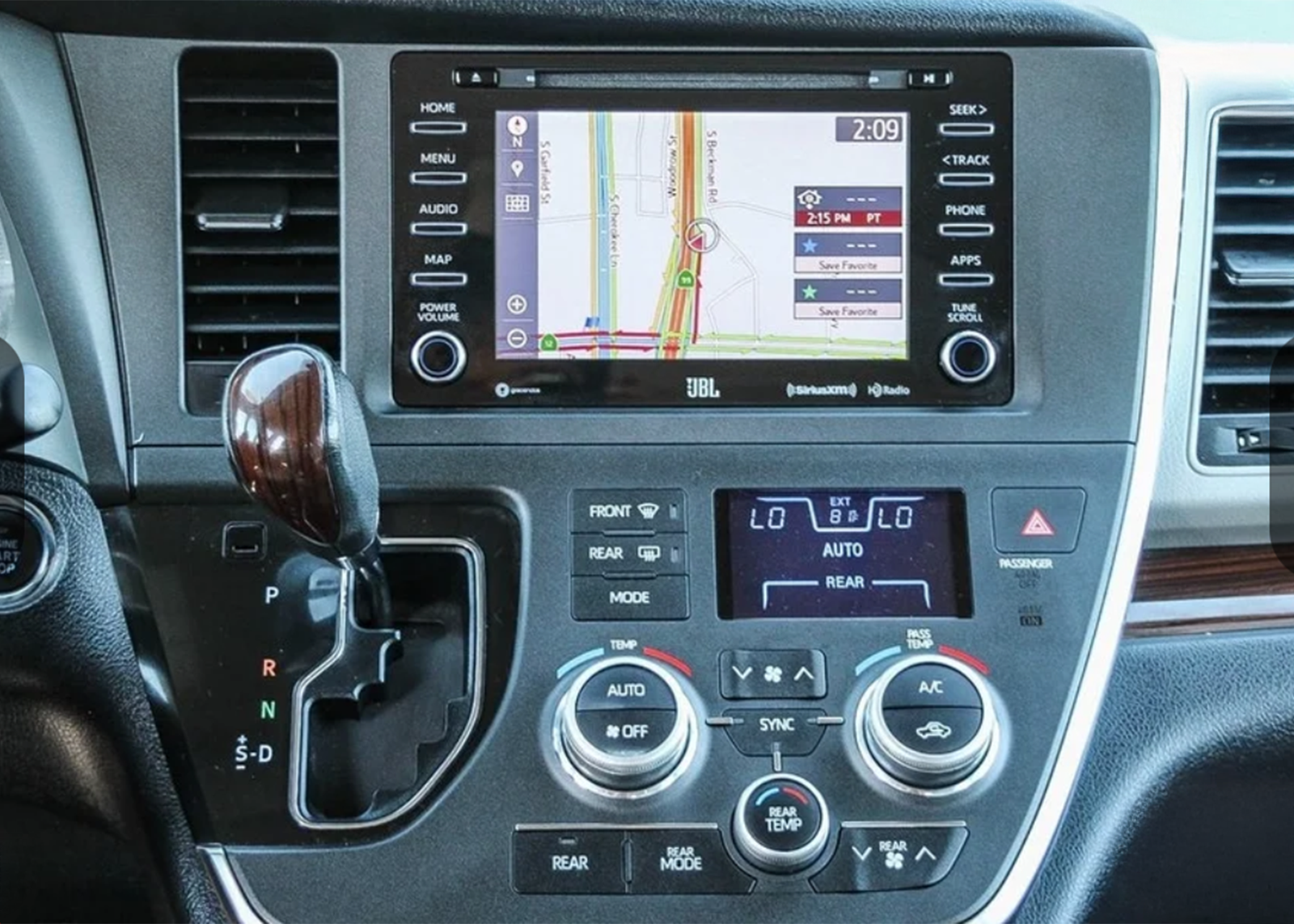 2018 Toyota Sienna Int1