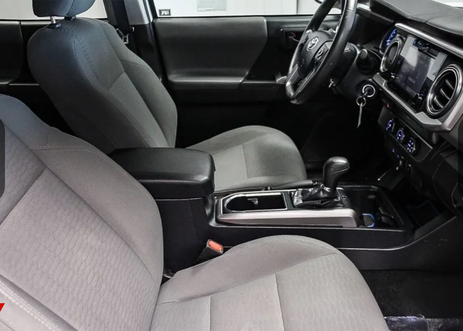 2019 Toyota Tacoma Int3