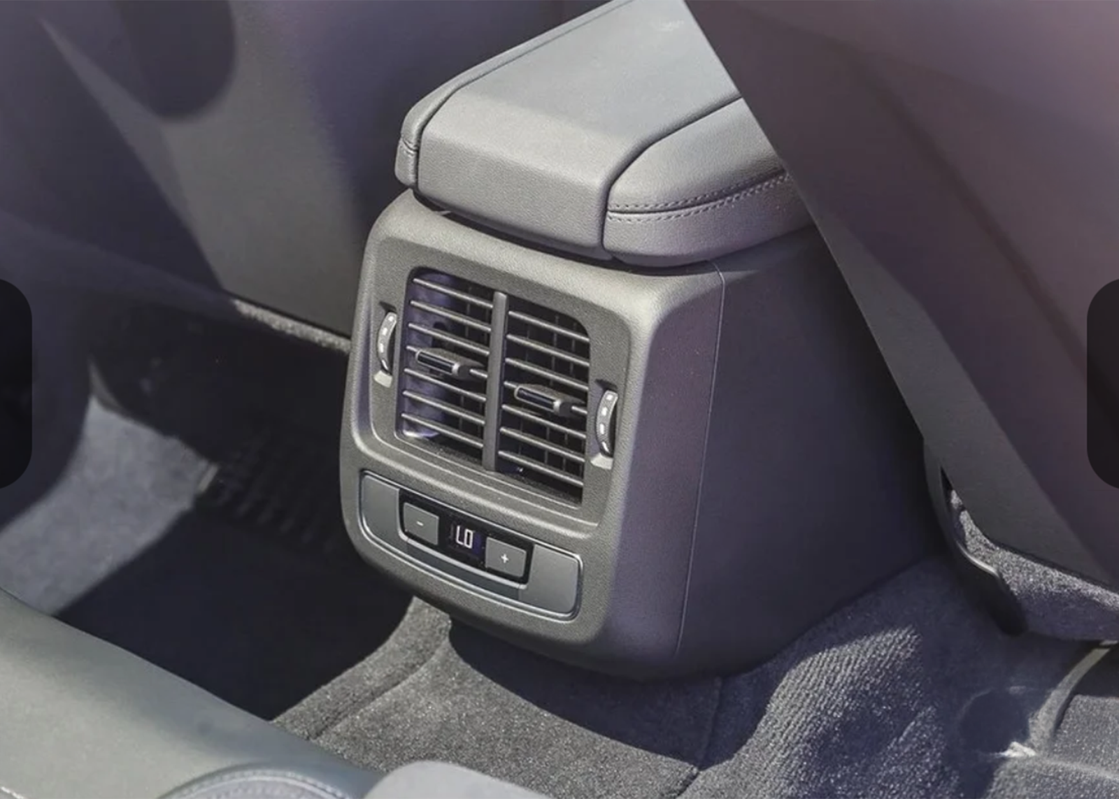 2022 Audi E-tron Int2