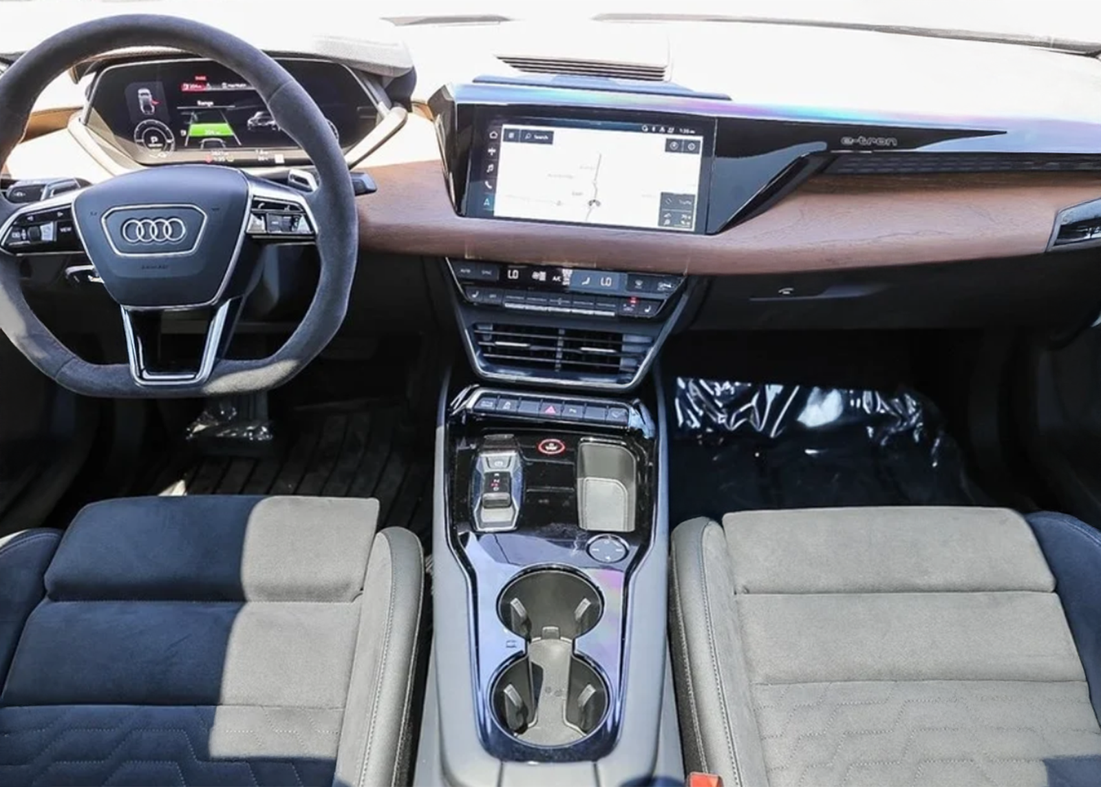 2022 Audi E-tron Int4